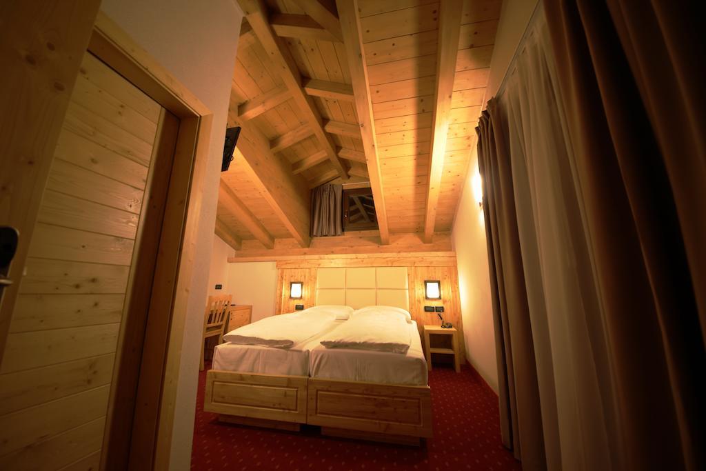Hotel Garni My Ledro 피에베디레드로 객실 사진